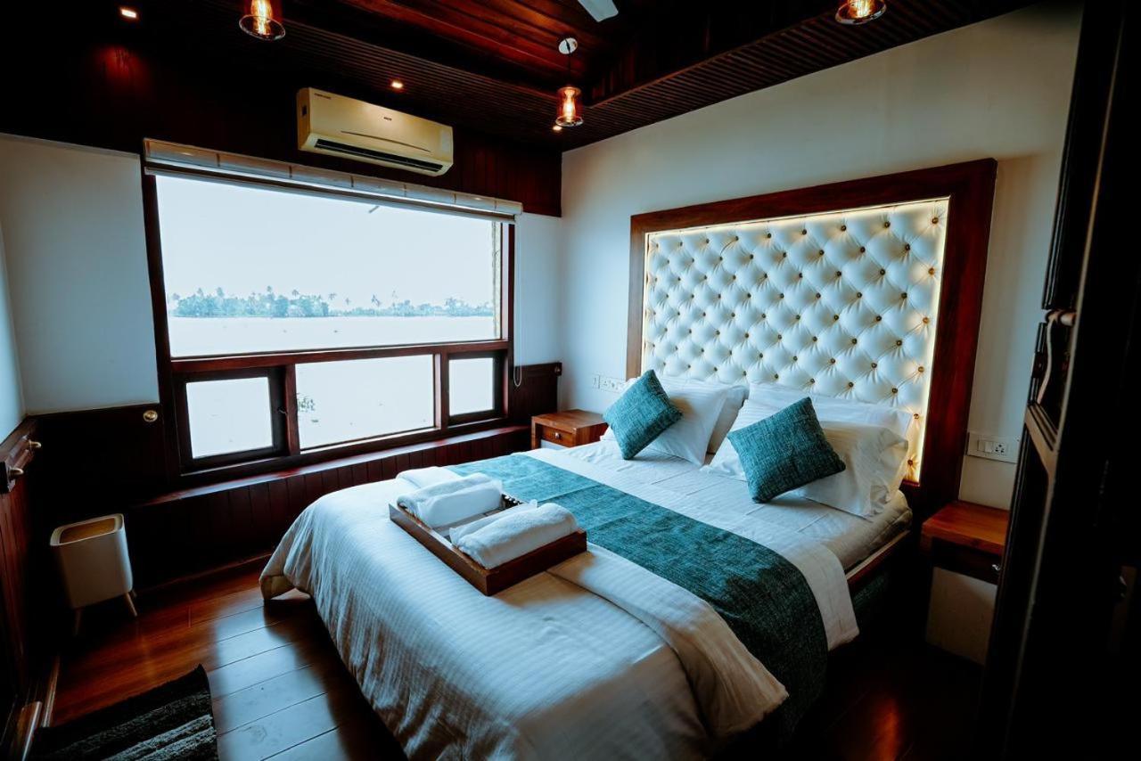 Why Not Houseboat Ξενοδοχείο Alappuzha Εξωτερικό φωτογραφία
